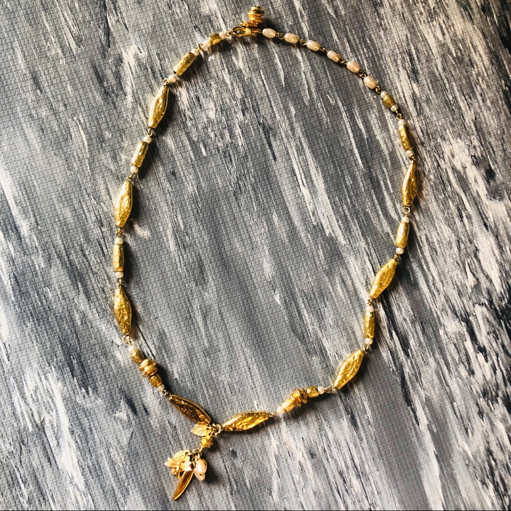 Gold Rose and Pearl Bead Necklace - Picture 2 of 6